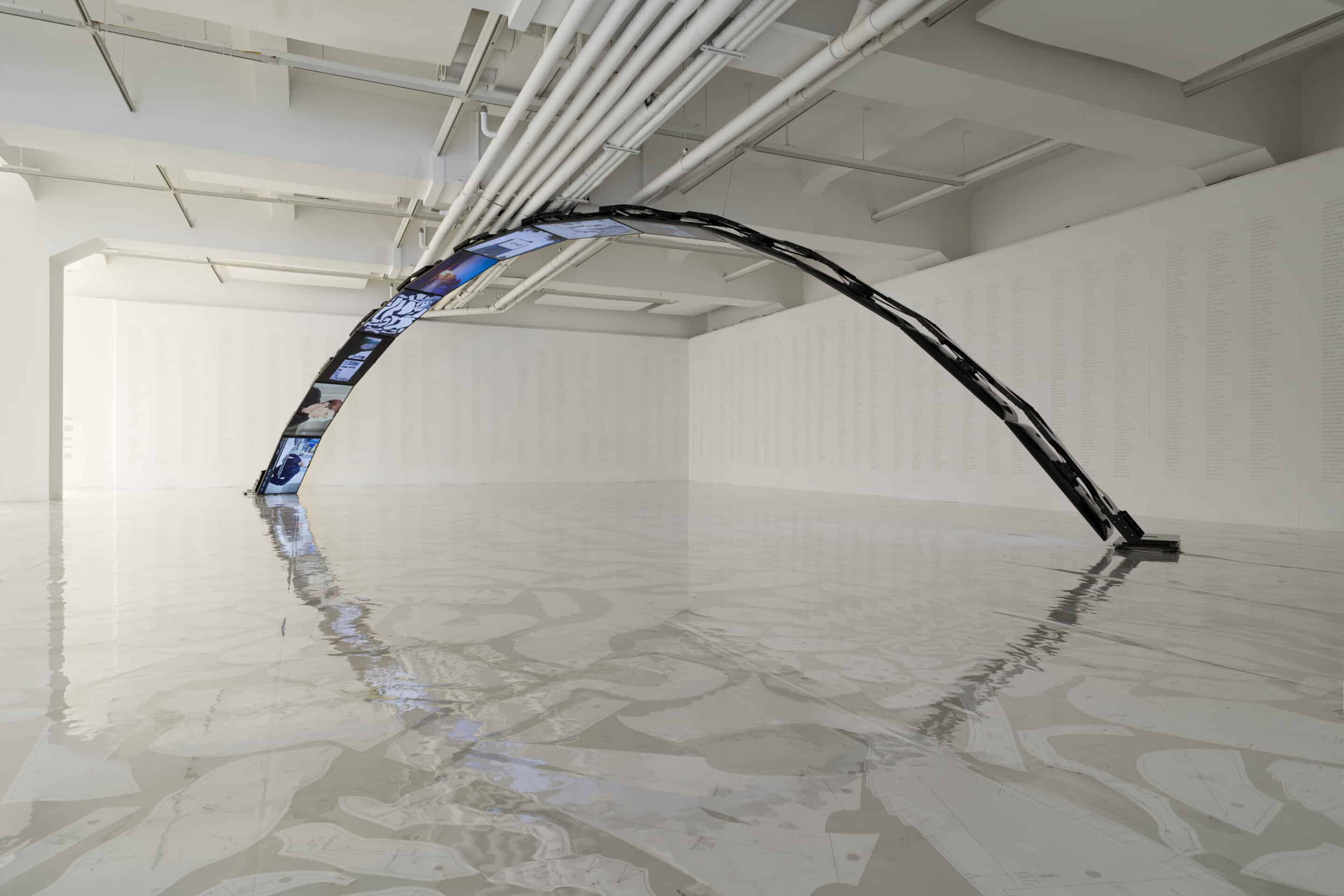 시대복장 Iconclash: Contemporary Outfits