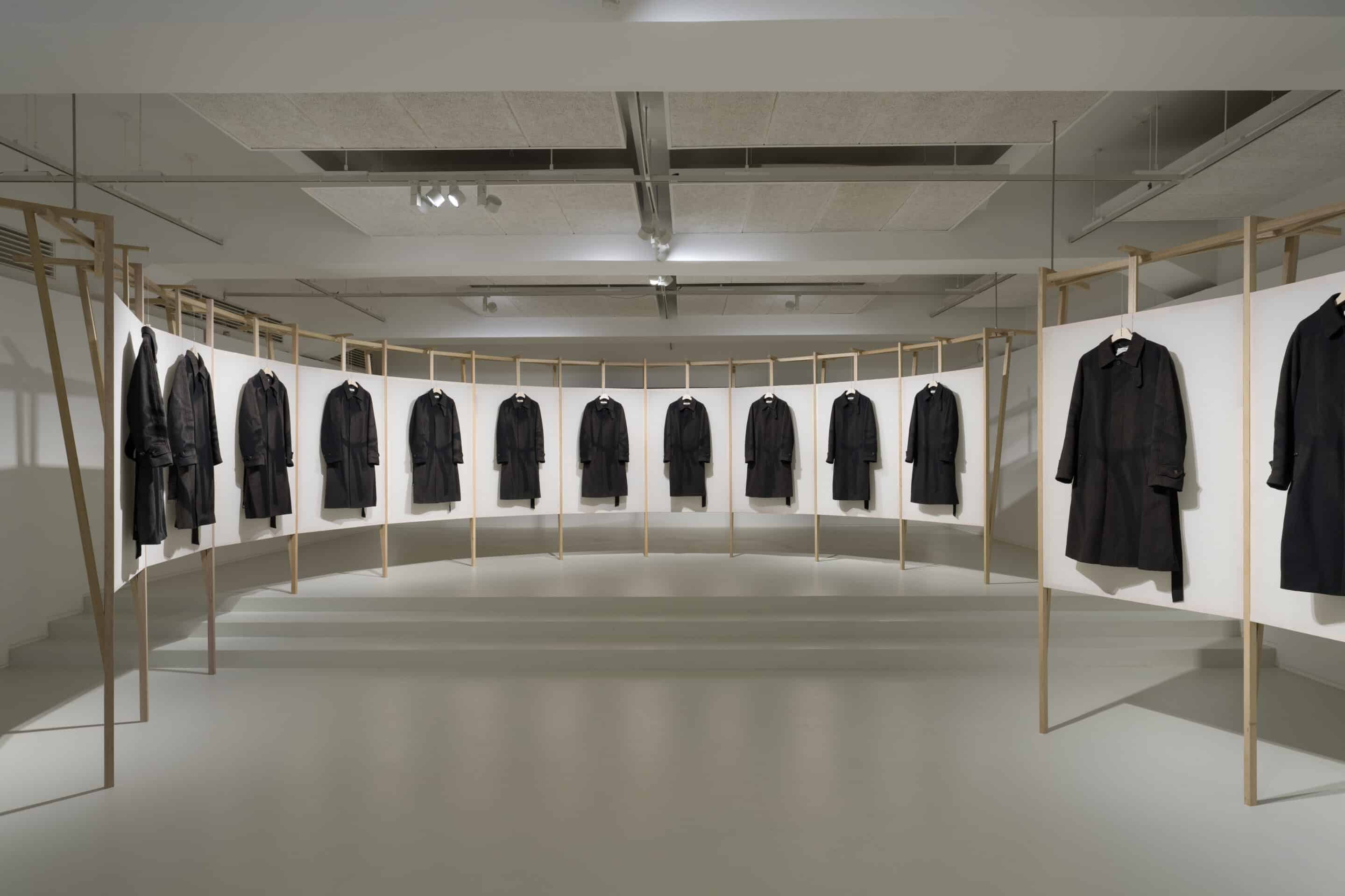 시대복장 Iconclash: Contemporary Outfits